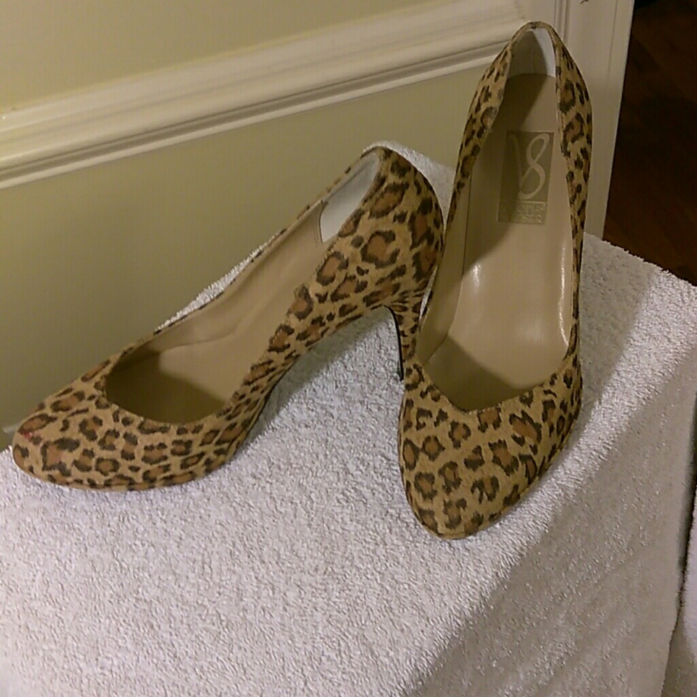 Victoria Spencer 3.5 inch heels